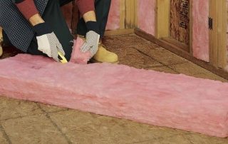Pemasangan penebat untuk dinding di dalam rumah di negara ini