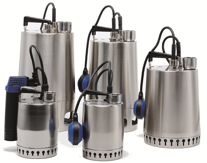 Tauchpumpen sind mit Schwimmern ausgestattet, die zur Bestimmung des Flüssigkeitsstands erforderlich sind Tauchpumpen sind mit Schwimmern ausgestattet, die zur Bestimmung des Flüssigkeitsstands erforderlich sind