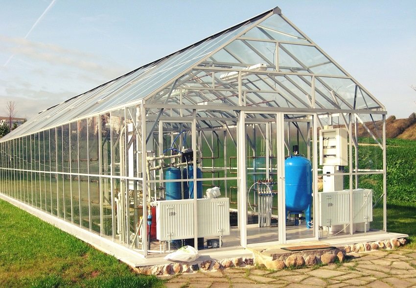 Para desarrollar un proyecto e instalar el calentamiento de agua de un invernadero, es mejor contactar a un especialista. Para desarrollar un proyecto e instalar el calentamiento de agua de un invernadero, es mejor contactar a un especialista.