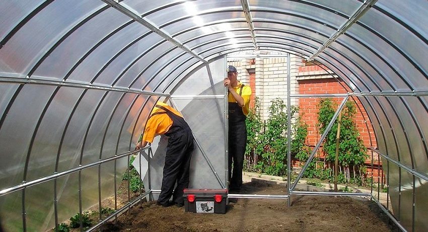 La estructura de invernadero prefabricada prefabricada de policarbonato se puede instalar de forma independiente Invernadero de policarbonato de bricolaje de un perfil. Dibujos estructurales