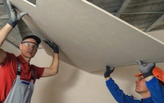 Siling plasterboard di dewan: foto, ciri reka bentuk, pemasangan DIY