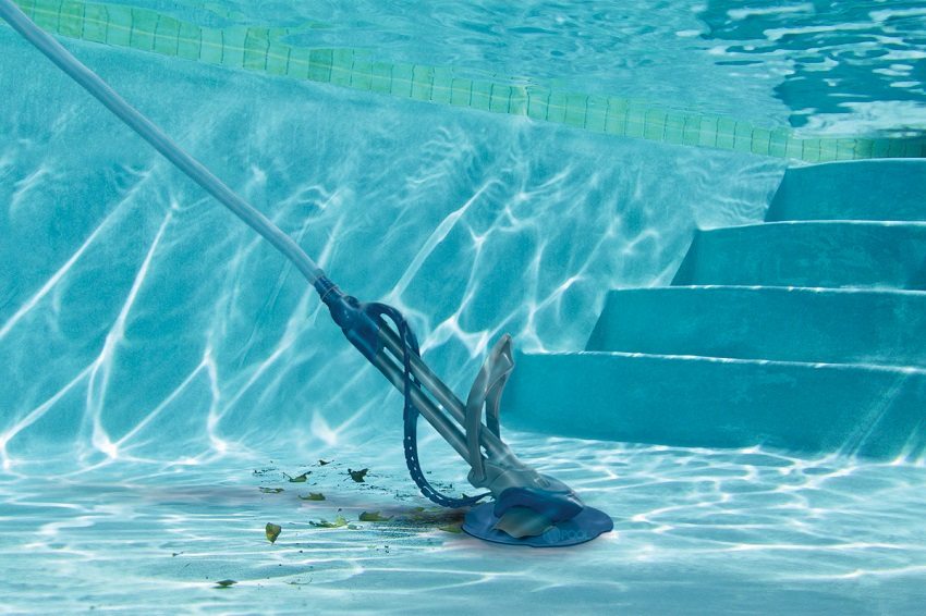 Pembersih vakum kolam membantu mengatasi enapcemar dan juga enapcemar yang terbentuk di sepanjang garis air kolam Pembersih vakum kolam membantu mengatasi enapcemar dan juga enapcemar yang terbentuk di sepanjang garis air kolam