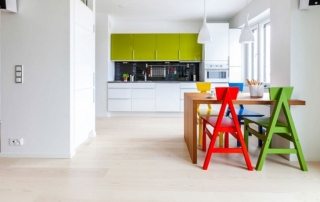 Laminado en el interior del apartamento: fotos de ejemplos llamativos de decoración de habitaciones.