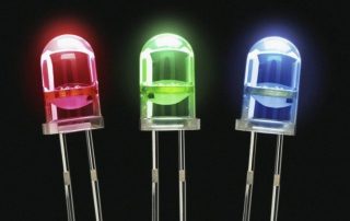 Ciri LED: penggunaan semasa, voltan, watt dan output cahaya