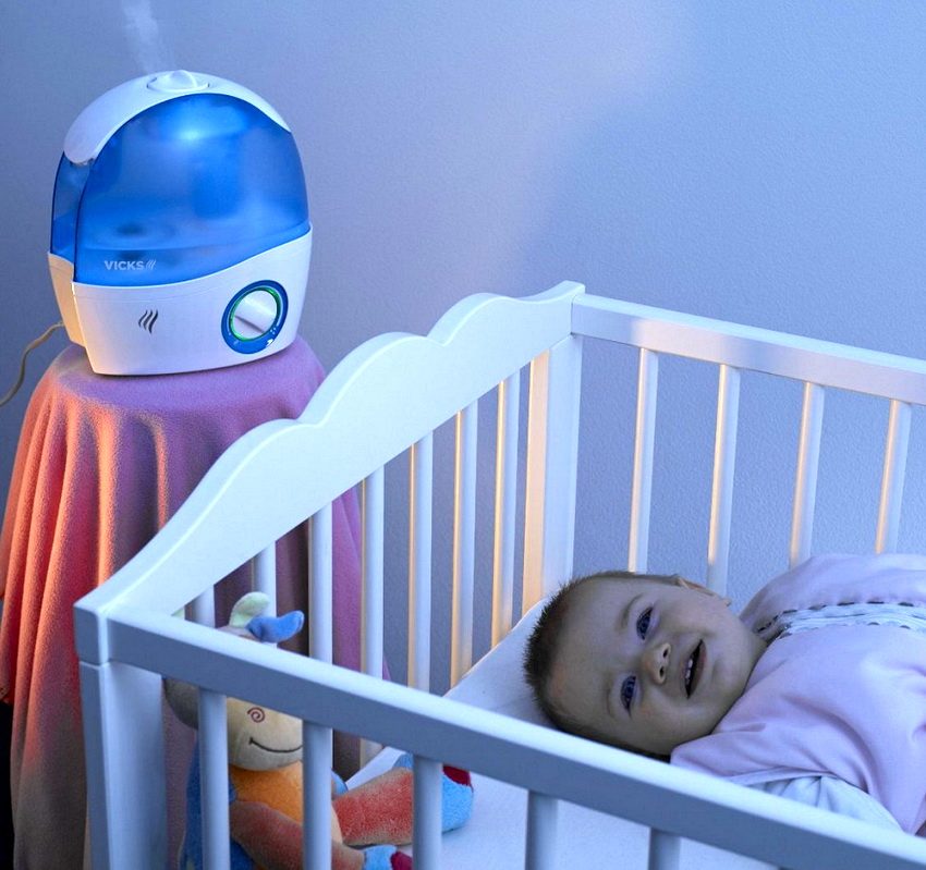 I det rum, hvor babyen sover, er det bedst at vælge en luftfugter med funktionen til rengøring og desinfektion af luften I det rum, hvor babyen sover, er det bedst at vælge en luftfugter med funktionen til rengøring og desinfektion af luften