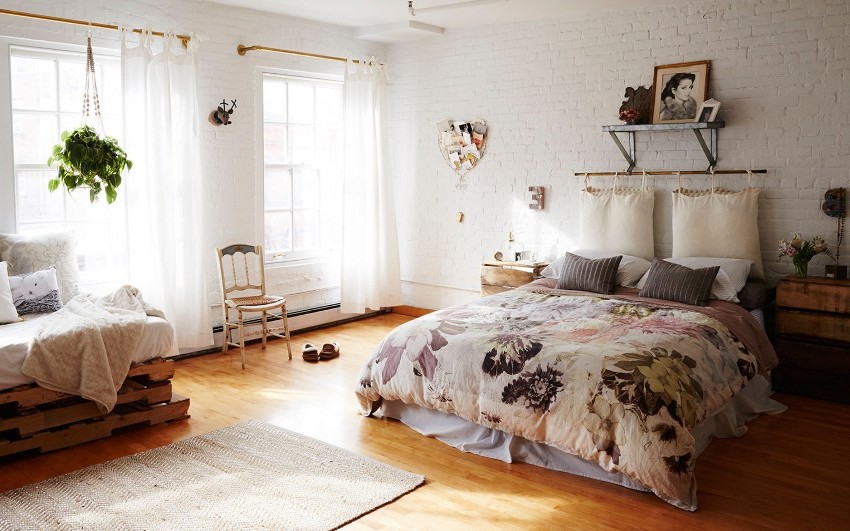 En el interior del estilo provenzal, puede usar muebles de paletas y paletas. En el interior del estilo provenzal, puede usar muebles de paletas y paletas.