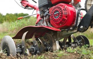 Care tractor mai bun este mai bun: prețuri, recenzii și caracteristici ale acestui tip de echipament