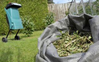 Pencincang taman DIY: bagaimana membuat struktur berfungsi