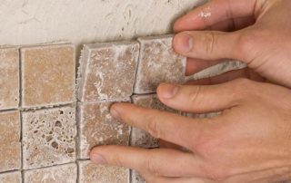 Cara meletakkan jubin di dinding: arahan untuk kerja bebas