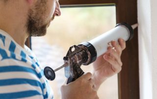 Cómo aislar ventanas de madera para el invierno: los mejores métodos y materiales.