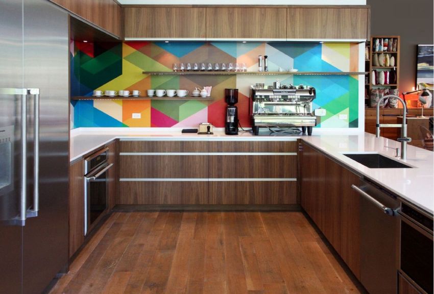 Unsur-unsur geometri berwarna pada apron kaca sangat sesuai untuk mereka yang ingin mencairkan bahagian dalam dengan warna-warna terang Unsur-unsur geometri berwarna pada apron kaca sangat sesuai untuk mereka yang ingin mencairkan bahagian dalam dengan warna-warna terang