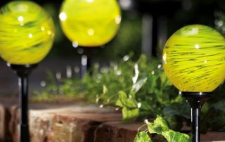 Luminarias de energía solar para la iluminación autónoma del jardín y la parcela