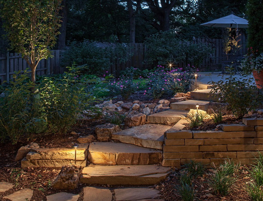 Essas lâmpadas devem iluminar os limites de caminhos, caminhos, calçadas e outras pequenas áreas perto da casa. Essas lâmpadas devem iluminar os limites de caminhos, caminhos, calçadas e outras pequenas áreas perto da casa.