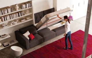 Katil di almari pakaian: elemen dalaman yang ergonomik dan moden
