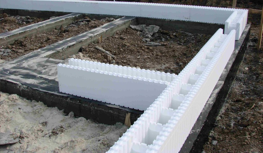 Harga blok dari mana formwork kekal dibuat dipengaruhi oleh dua faktor: ketumpatan polistirena yang diperluas dan dimensi bahagian Harga blok dari mana formwork kekal dibuat dipengaruhi oleh dua faktor: ketumpatan polistirena yang diperluas dan dimensi bahagian