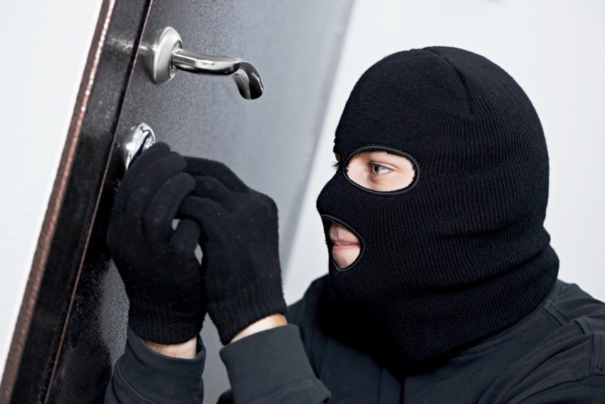 Les serrures pour portes métalliques d'une confidentialité maximale sont protégées contre les pics, les chocs et le perçage de l'appareil Les serrures pour portes métalliques d'une confidentialité maximale sont protégées contre les pics, les chocs et le perçage de l'appareil