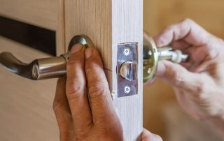 Kunci pintu dalaman: bagaimana memilih mekanisme yang boleh dipercayai dan tahan lama