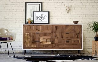 Consolas de muebles: lujosos habitantes de palacios en interiores modernos.