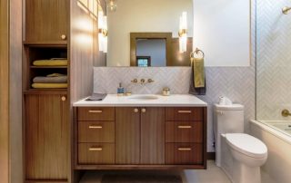 Toilet wardrobe: isang maginhawang paraan upang maitago ang lahat ng kailangan mo
