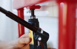 Prensa hidráulica de bricolaje: una herramienta universal de un gato