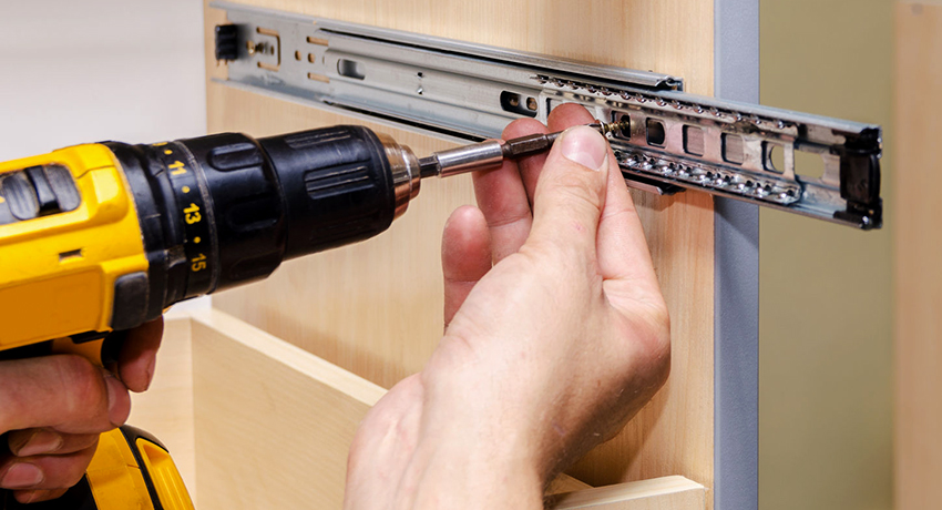 Ang mga screwdriver ng sambahayan ay mababa ang lakas, at hindi idinisenyo para sa isang mahabang buhay sa serbisyo Ang mga screwdriver ng sambahayan ay mababa ang lakas, at hindi idinisenyo para sa isang mahabang buhay sa serbisyo